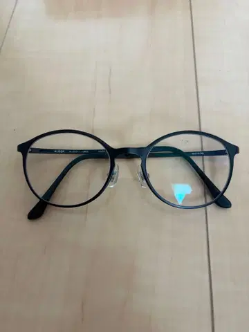 JINS 블랙 라운드 안경 케이스 포함