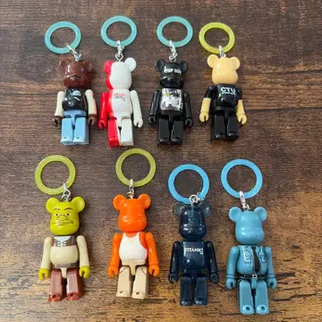 BE@RBRICK 베어브릭 키링 8종 세트