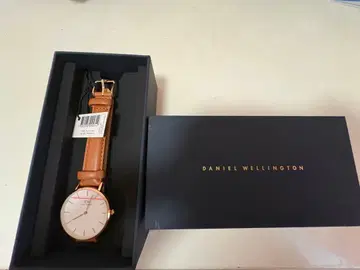 [미사용 새상품 택 포함] 다니엘 웰링턴 Petite Durham 32mm