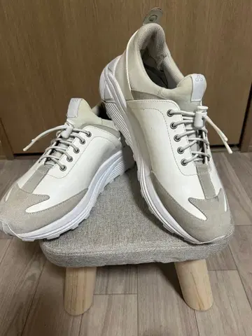 OAO MONA 화이트