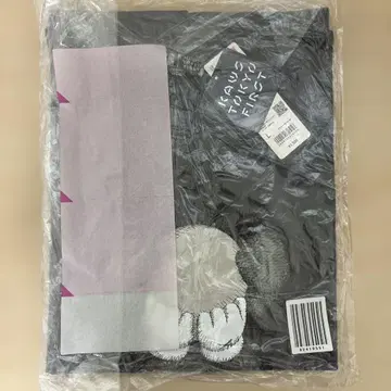 유니클로 KAWS 카우스 티셔츠 다크 그레이 L 사이즈 새상품