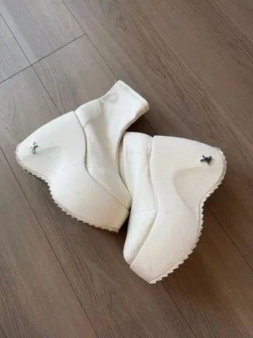 yello 숏부츠