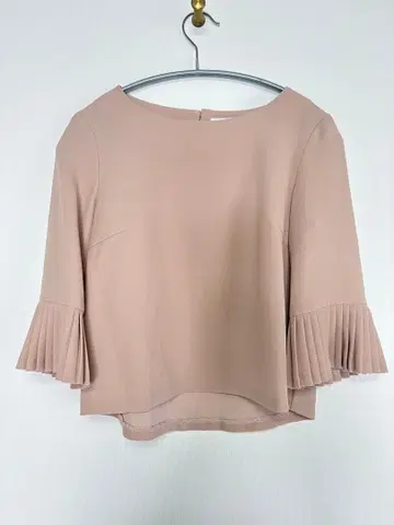 언타이틀 블라우스 플리츠 소매 핑크 베이지