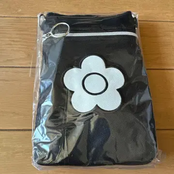 [ 미개봉 새상품 ] MARY QUANT 스마트폰 숄더백 블랙 마리크와