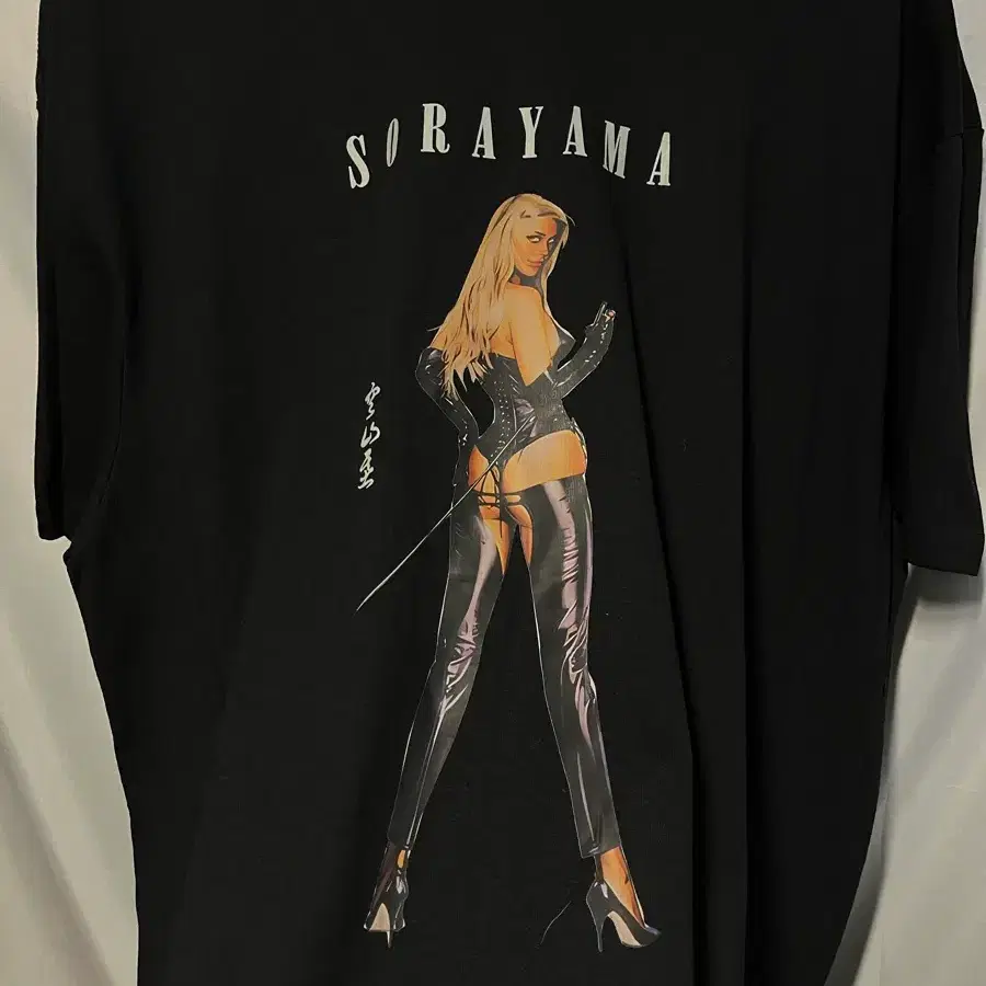 Sorayama 소라야마 섹시 핀업걸 부틀랙 프린팅 빈티지 반팔 티셔츠 / 락밴드 펑크 락시크