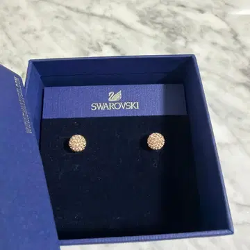 SWAROVSKI 스와로브스키 파베 볼 귀걸이 핑크