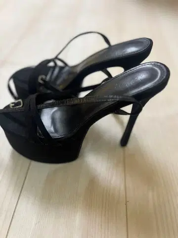 블랙 스트랩 하이힐 샌들 중고 신발
