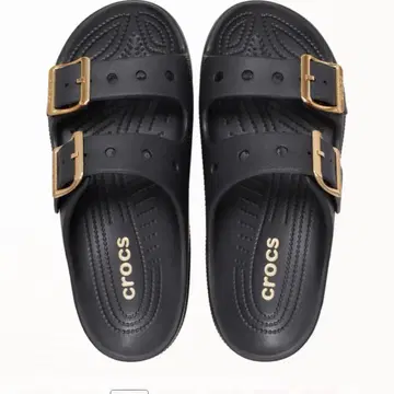 미사용 새상품 CROCS 메탈릭 버클 새터데이 샌들 24cm 블랙 골드
