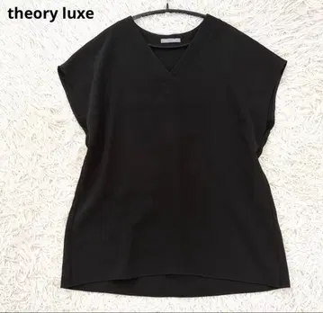 theory luxe 트리아세 혼방 V넥 프렌치 슬리브 블라우스 38