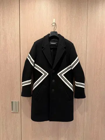 닐 바렛 체스터 코트