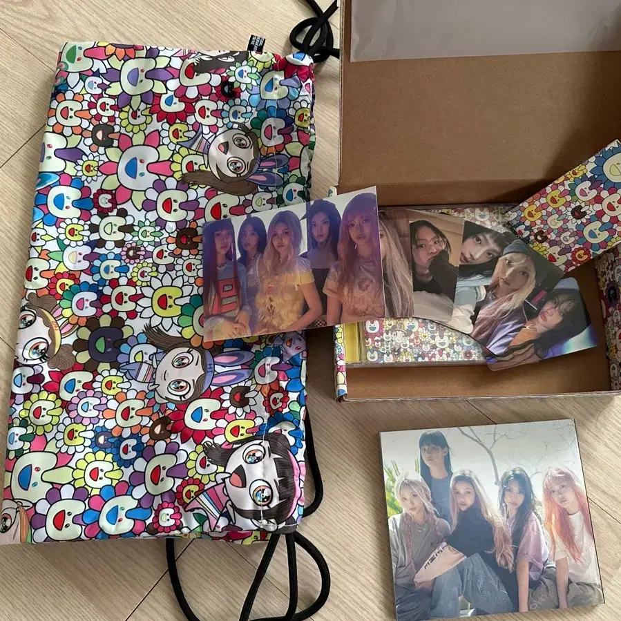 뉴진스 Supernatural NJ X MURAKAMI 굿즈