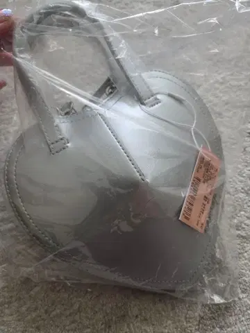 Heart Bag Silver 숄더백 에이미 이스트 월