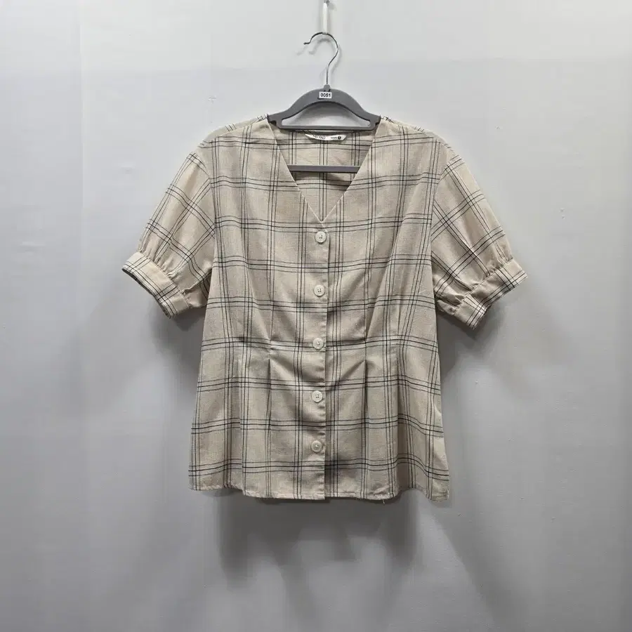 0051 mixxo 체크 반팔 브이넥 버튼 블라우스