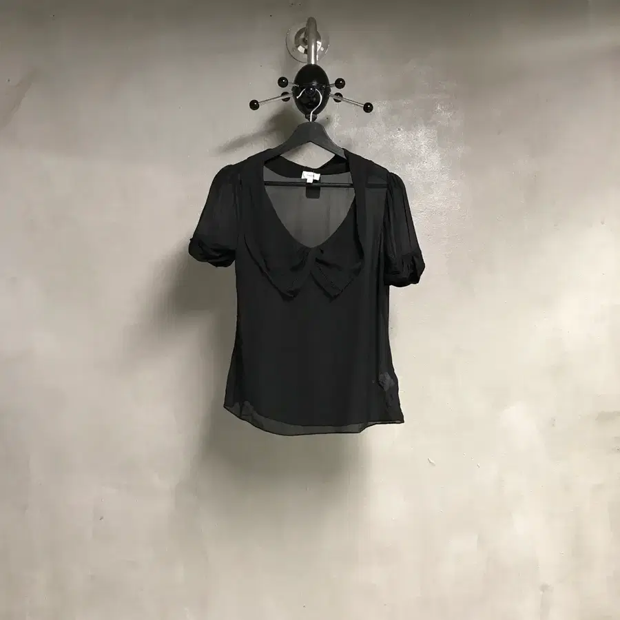 템버리 런던 반팔 블라우스 블랙 10(W)