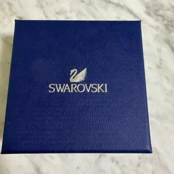 SWAROVSKI 하트 파베 귀걸이