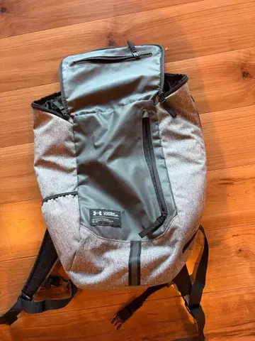 UNDER ARMOUR 백팩 그레이