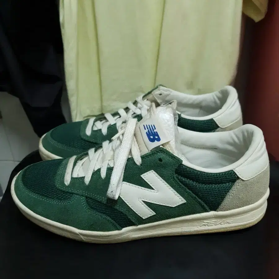 뉴발란스 327 그린 화이트 270
