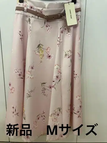 미사용 새상품 레스 빠세 무릎 기장 스커트