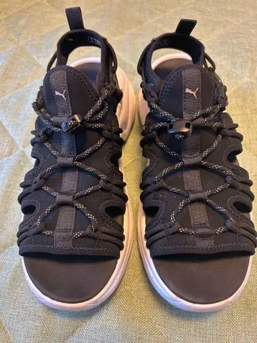 PUMA 통굽 스포츠 샌들 블랙