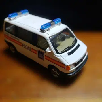 홍웰 카라라마 1/43 VW T4 순찰차 영국 수도 경찰 사양 미니카