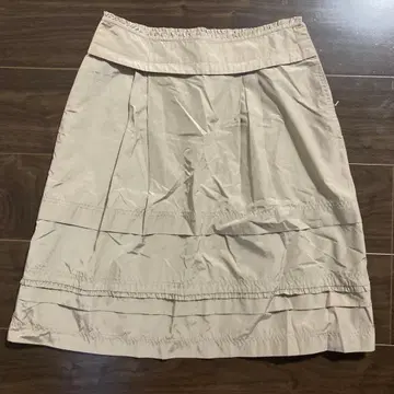 베이지 플레어 스커트