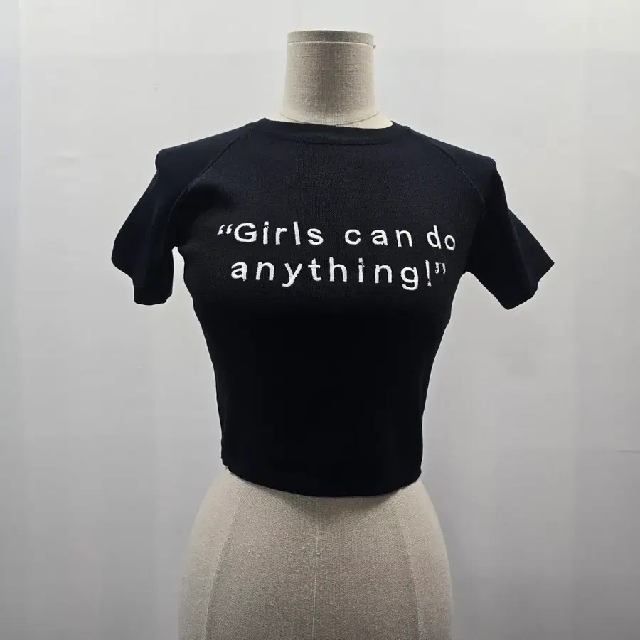 0037 블랙 여성 반팔 크롭 니트 "Girls can do anything!"