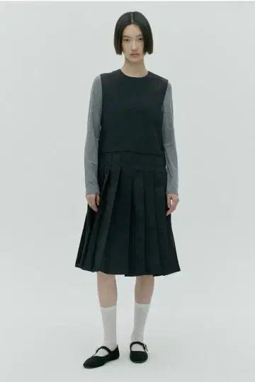 H&M 블랙 슬리브리스 플리츠 스커트 원피스