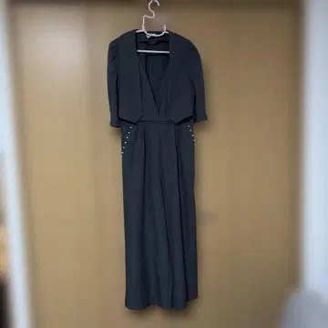 BONLECILLnoir 파워 숄더 자켓 & 펄 장식 올인원
