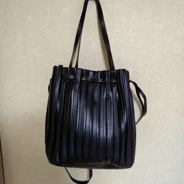 ZARA 플리츠 숄더백 블랙