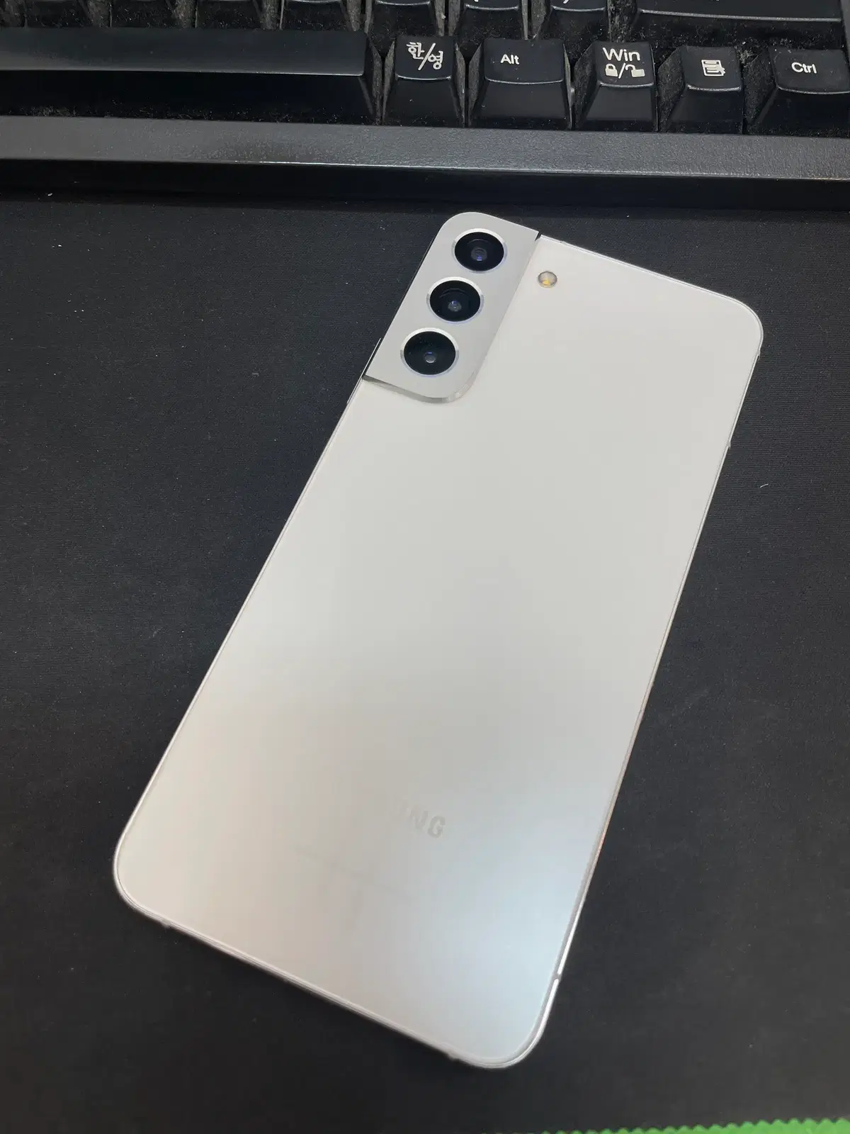 갤럭시S22플러스 화이트 256GB 무잔상 상태좋은 중고31만4천팝니다