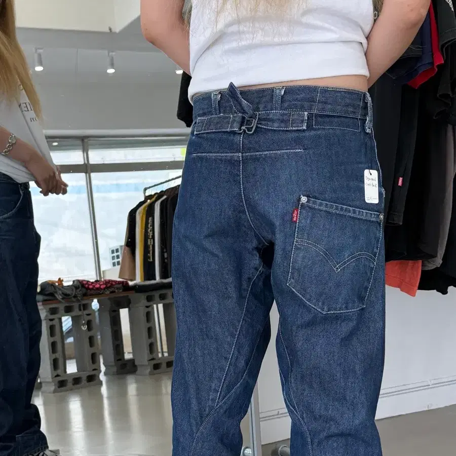 [28] 00s 리바이스 엔지니어드진 신치백
