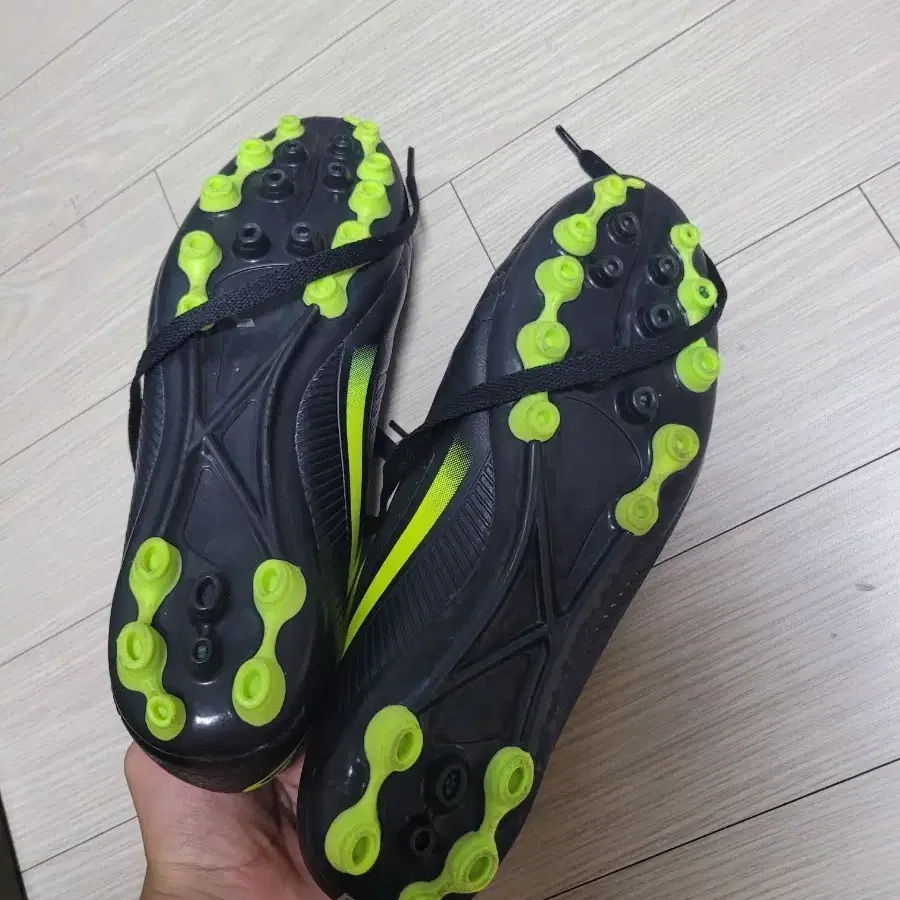 낫소 축구화
