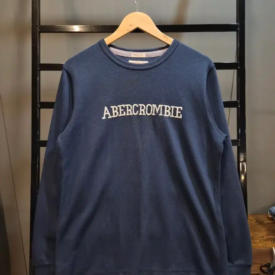 [L] 아베크롬비 Abercrombie & Fitch 머슬핏 아치로고 긴팔티 2.9