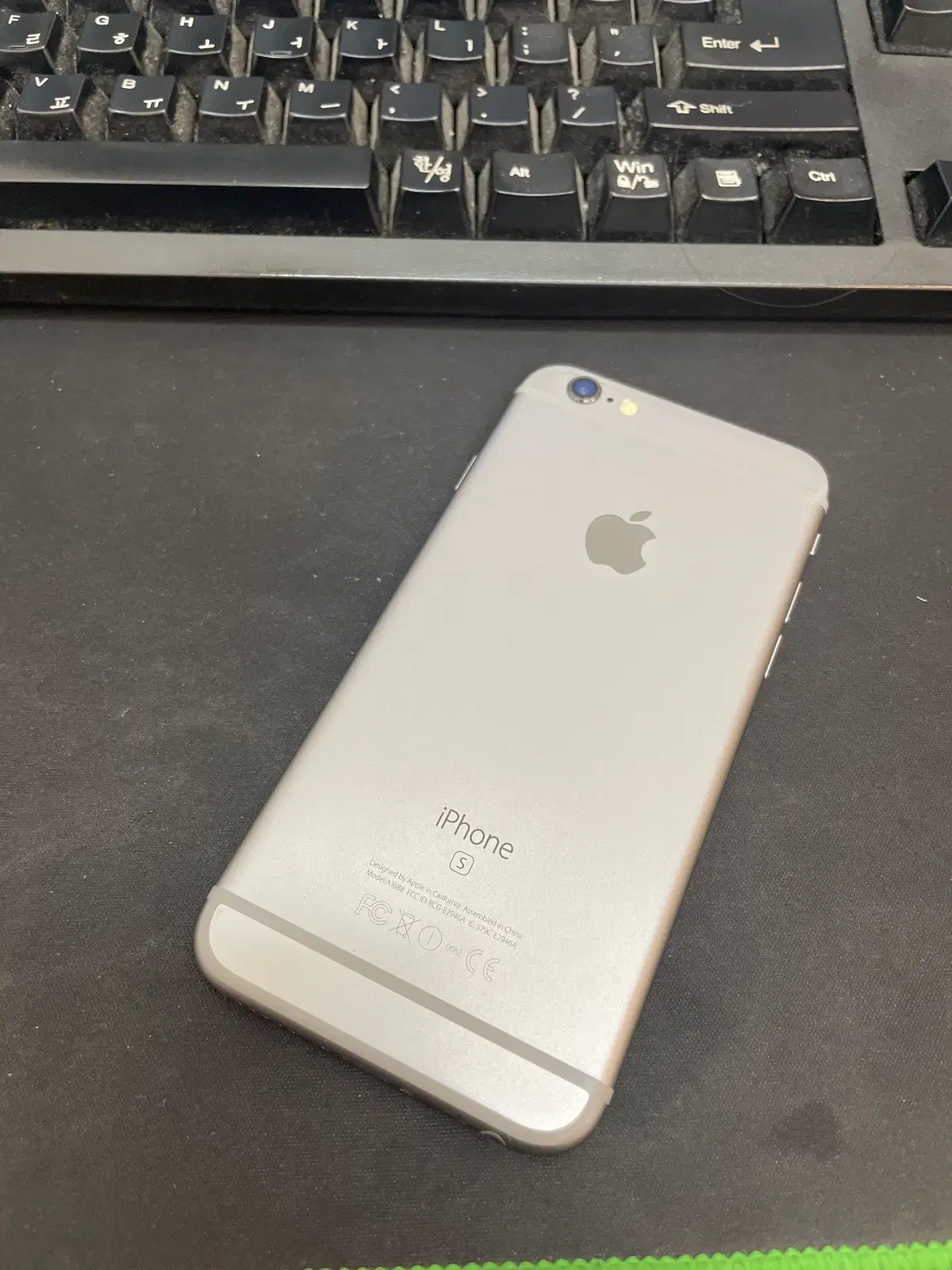 아이폰6S 해외판 실버 64GB 상태좋은 중고11만6천팝니다.