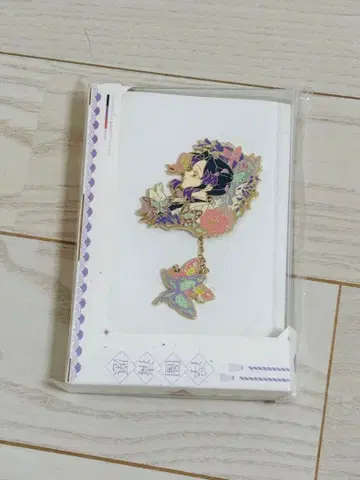 귀멸의 칼날 코쵸우 시노부 핀즈