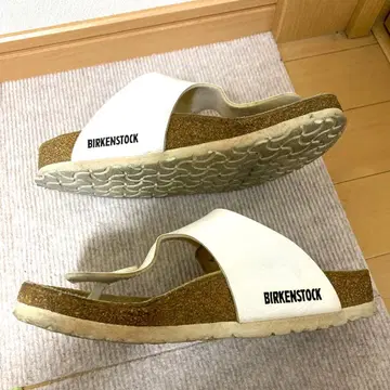 BIRKENSTOCK 샌들