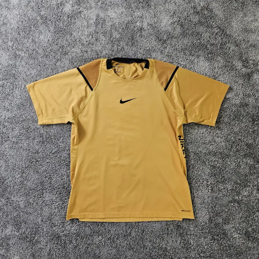 NIKE 반팔 티셔츠