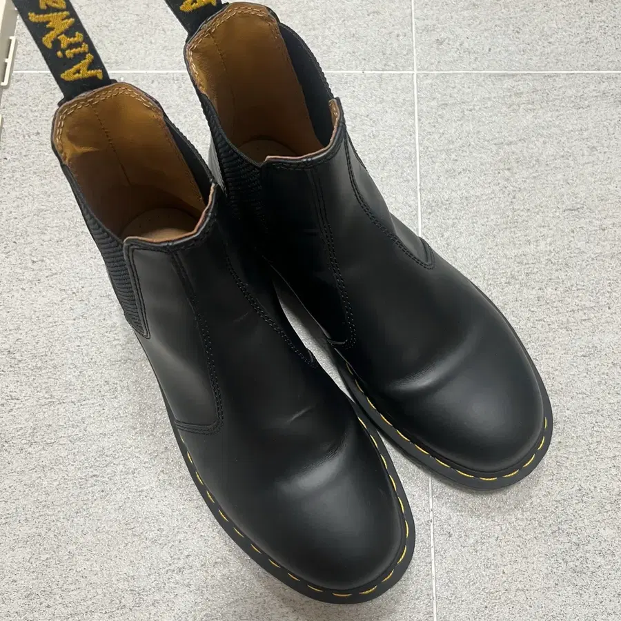 닥터마틴 2976 첼시부츠 블랙