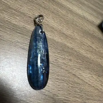 네팔산 카이아나이트 펜던트 탑
