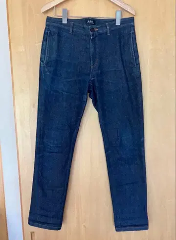 A.P.C. 인디고 블루 스트레이트 테이퍼드 데님
