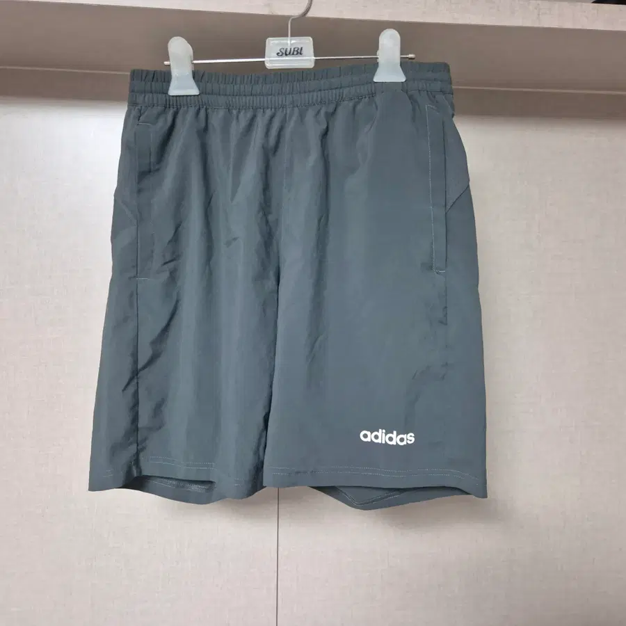 M)아디다스 남성 D2M 우븐 쇼츠