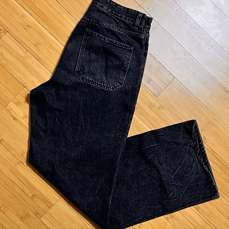 세터데이 오프 어스 블랙진 SIZE M