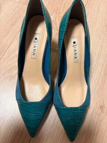 DIANA 펌프스 악어 엠보싱 스틸레토