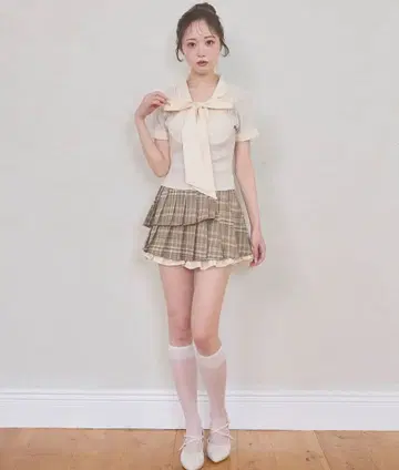 MAJESTIC LEGON 밑단 프릴 플리츠 미니 치마바지