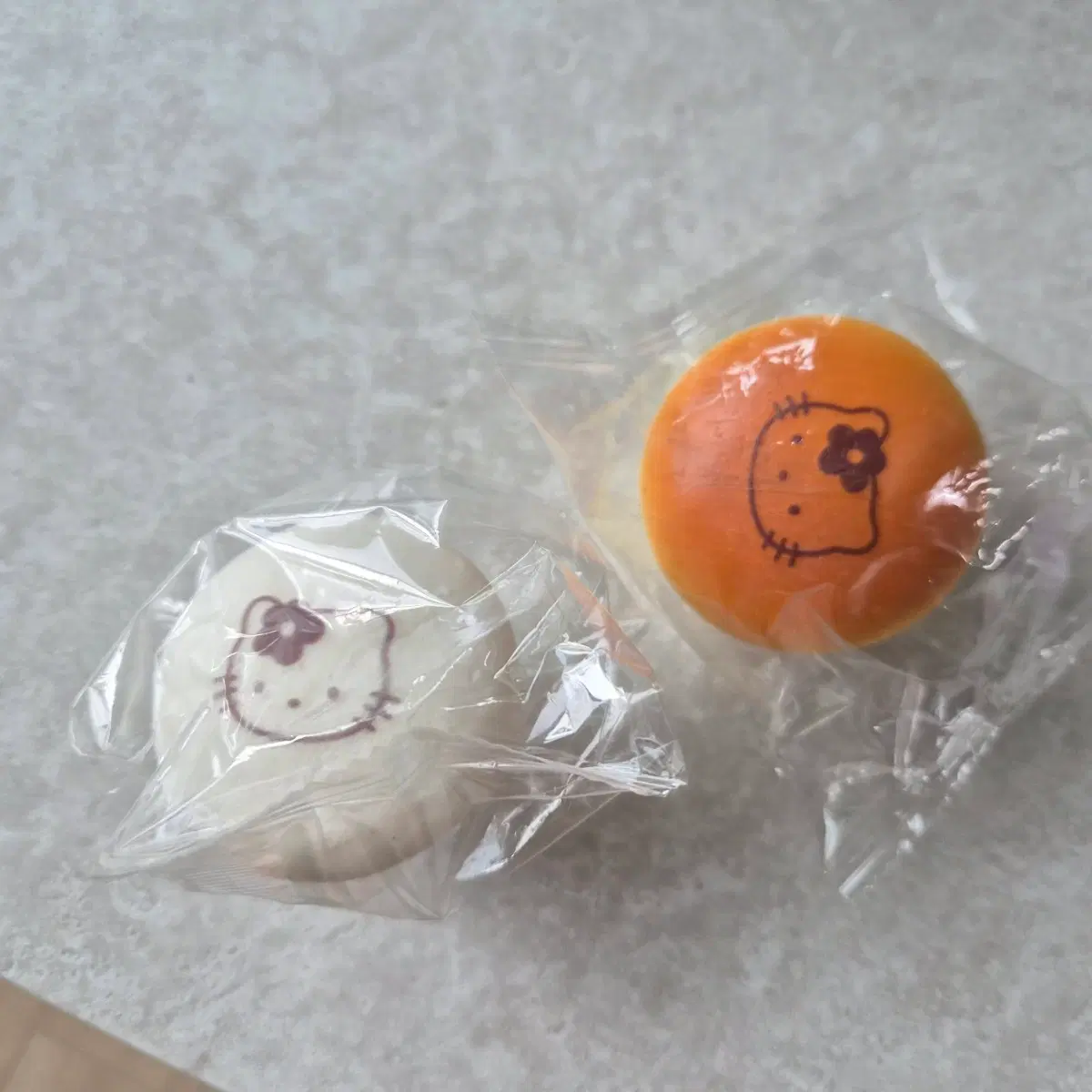 헬로키티 머핀 빵 스퀴시 말랑이