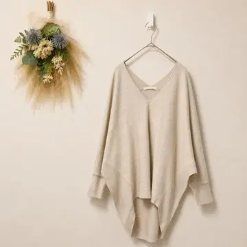 qualite 돌먼 V넥 니트 베이지 M 새상품급 루즈핏 큐프라