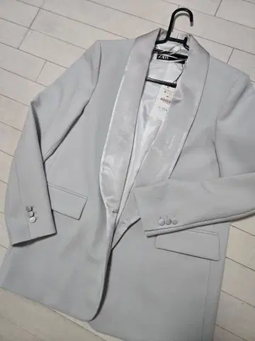 ZARA 테일러드 자켓 그레이 새틴 라펠
