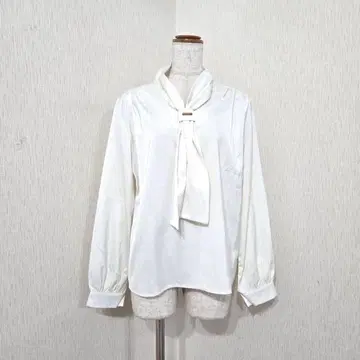 MiNiMiNi 리본 타이 긴팔 블라우스 아이보리 계열 ( L ) 깔끔