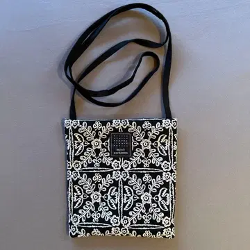 미나 페르호넨 pocket bag 숄더백