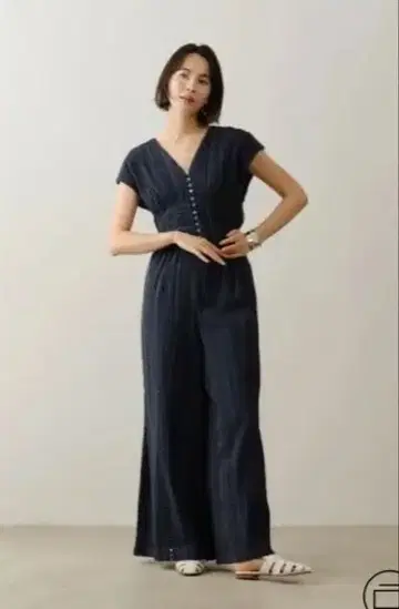 느 뀌떼 빠 스트라이프 컷워크 올인원 새상품급